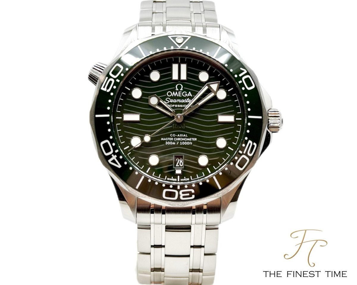 Omega Seamaster Diver 300M 210.30.42.20.10.001 Green Steel